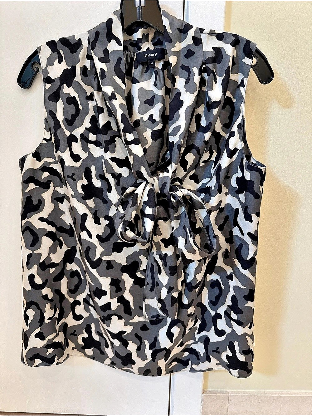 Theory Camo Silk Tie Front Blouse Size Medium
